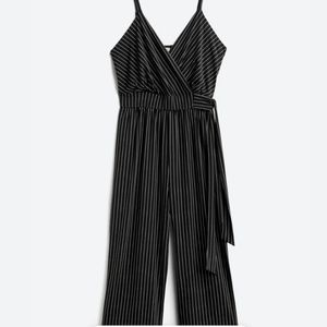 NWT Kaleigh Crop Jumpsuit in M